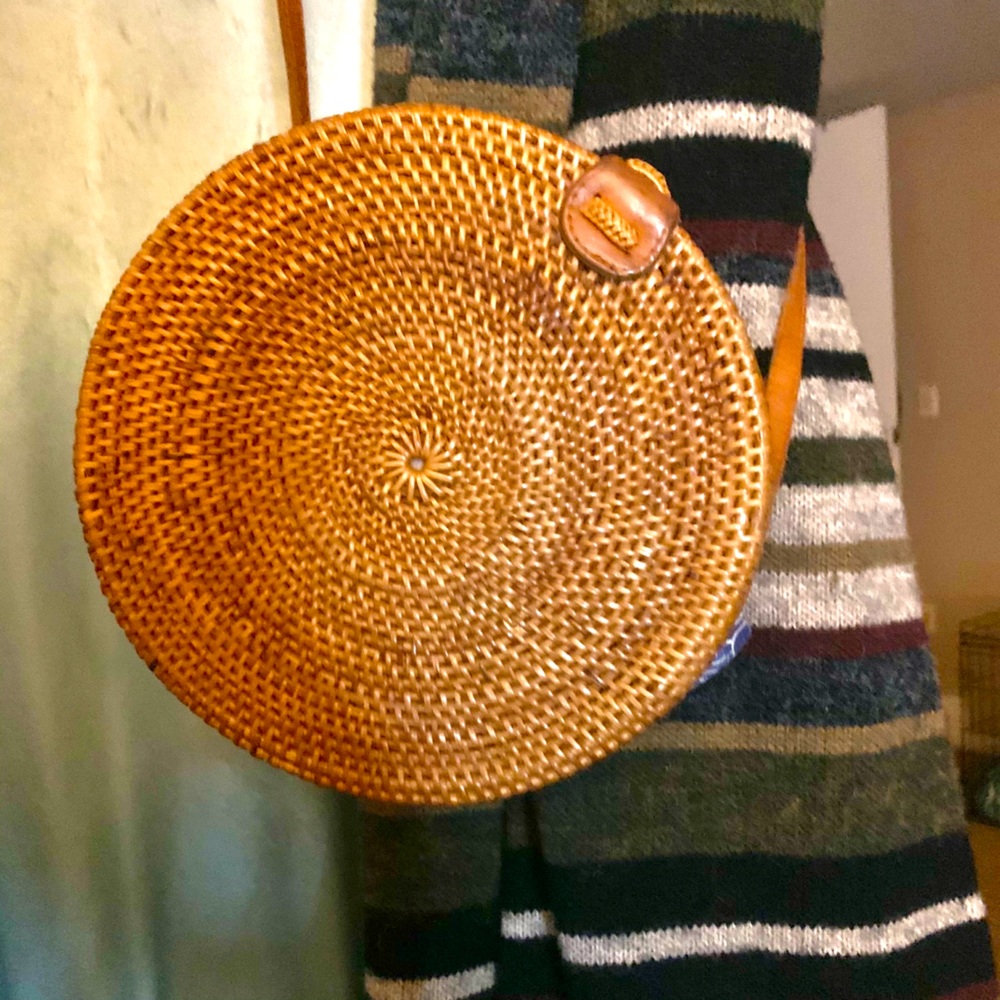 Handwoven Round Straw Purse